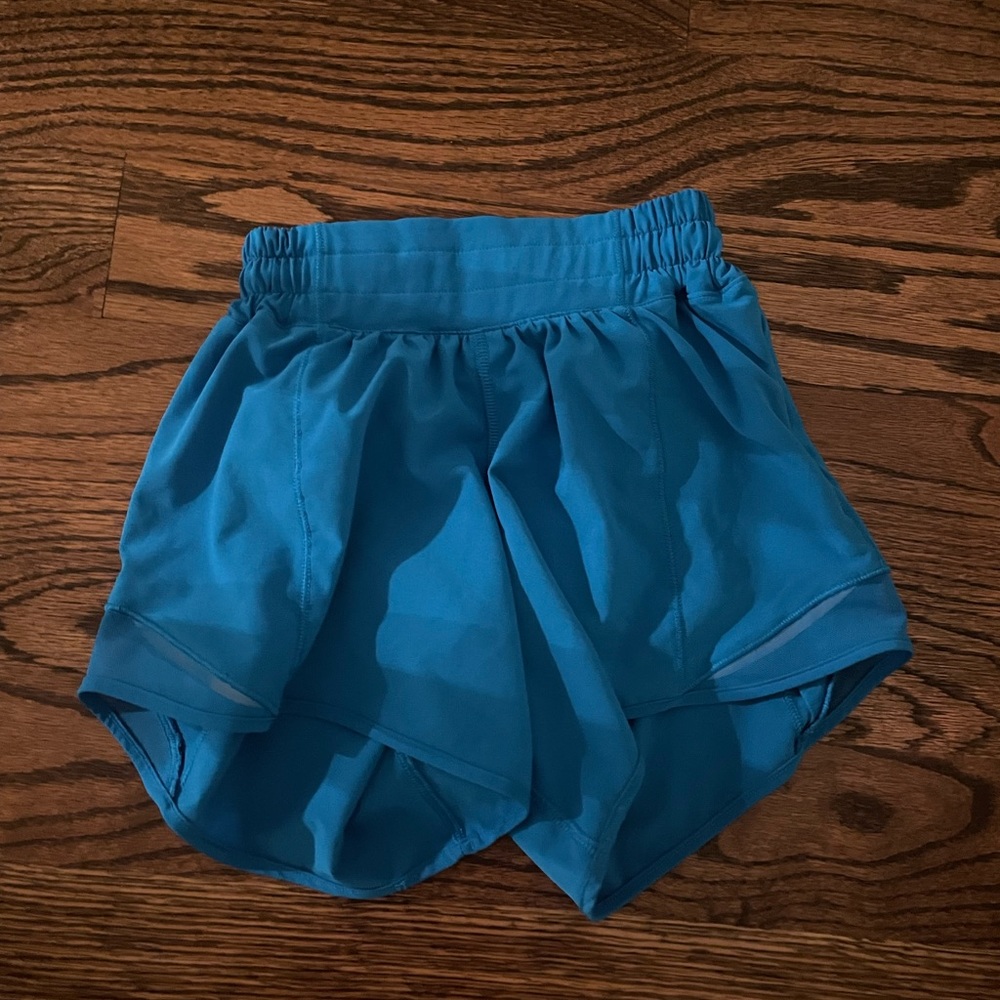 These are lululemon 4 inch Hotty hot shorts I have never worn them!